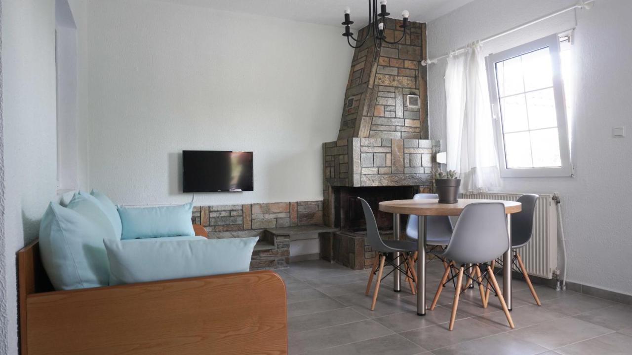 Villa Karras Vrasná Екстериор снимка