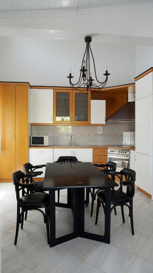 Villa Karras Vrasná Екстериор снимка